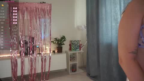 SamLolita online show from September 18, 10:52 am
