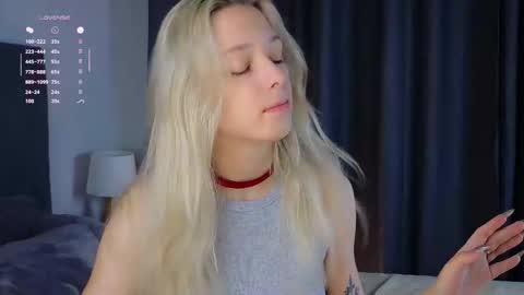 Snapshot of orasaro chatting on September 15, 11:12 am Emma online show from September 15, 11:12 am