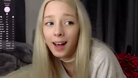 Snapshot of orasaro chatting on September 9, 1:33 pm Emma online show from September 9, 1:33 pm