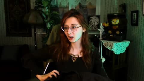Orianna -  Hi Im into geek culture cosplay crafting LARP games. Shall we play DnD online show from January 5, 12:10 pm