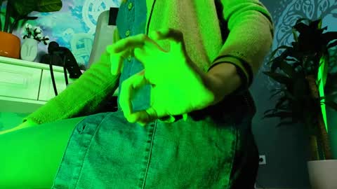 Orianna -  Hi Im into geek culture cosplay crafting LARP games. Shall we play DnD online show from December 30, 4:07 pm