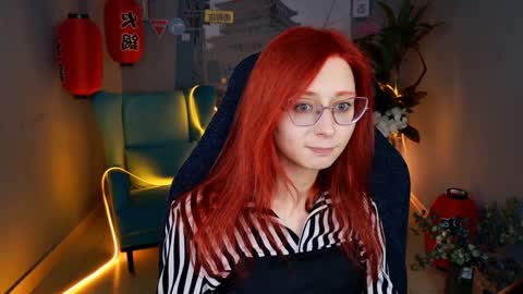 Orianna -  Hi Im into geek culture cosplay crafting LARP games. Shall we play DnD online show from January 7, 6:45 pm