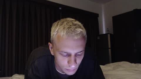 Snapshot of oscar_sssky chatting on December 7, 7:32 am Oscar online show from December 7, 7:32 am