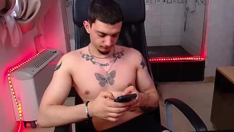 OscarGriffin online show from February 20, 1:19 pm