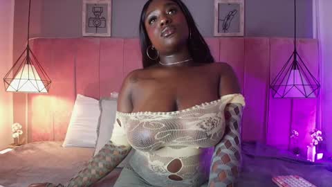 Snapshot of oshunnn chatting on January 28, 2:31 pm Oshun online show from January 28, 2:31 pm