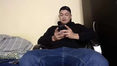 Snapshot of otto_stud chatting on January 20, 3:59 am otto_stud online show from January 20, 3:59 am
