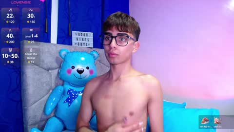 Owen  Independent model  online show from December 31, 5:22 am
