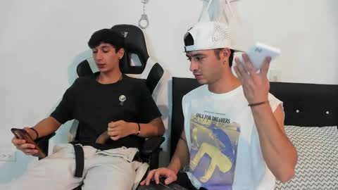 Snapshot of p_jhon chatting on January 25, 9:14 pm P online show from January 25, 9:14 pm