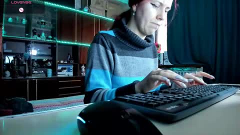 Snapshot of pa1e_pr1ncess chatting on March 3, 1:12 pm Ella online show from March 3, 1:12 pm