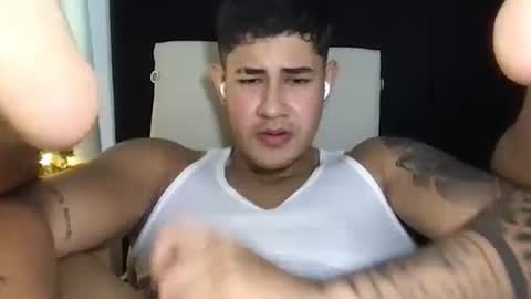 Javi    online show from December 4, 9:51 pm