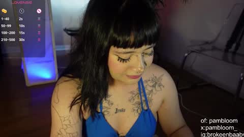 Snapshot of pambloom_ chatting on September 16, 10:24 pm online show from September 16, 10:24 pm