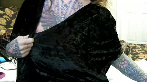Snapshot of pamelagunns chatting on February 14, 3:47 pm PAMELA GUNNS online show from February 14, 3:47 pm