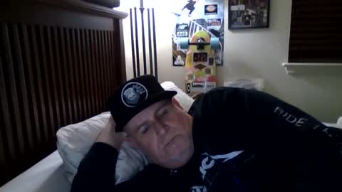 Snapshot of panos678442 chatting on March 9, 11:14 am panos online show from March 9, 11:14 am