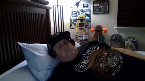 Snapshot of panos678442 chatting on February 9, 3:43 am panos online show from February 9, 3:43 am