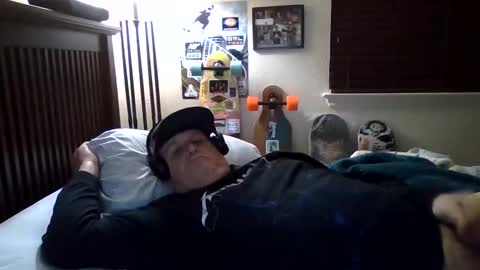 Snapshot of panos678442 chatting on December 2, 8:58 am panos online show from December 2, 8:58 am