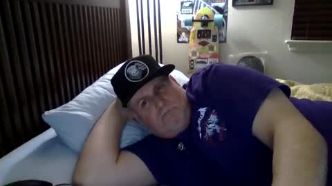 Snapshot of panos678442 chatting on February 25, 10:15 am panos online show from February 25, 10:15 am