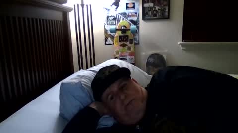 Snapshot of panos678442 chatting on February 21, 7:56 am panos online show from February 21, 7:56 am