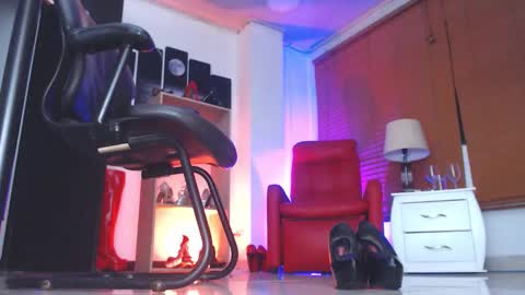 Snapshot of paola_xxt chatting on September 13, 10:39 am PAOLA online show from September 13, 10:39 am