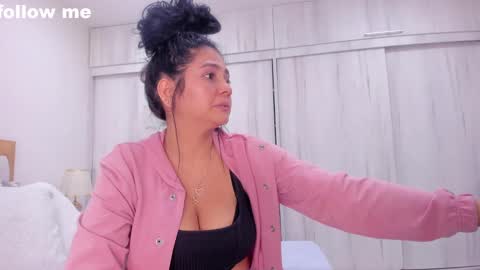 Snapshot of paolaa_rodriguez chatting on February 1, 6:51 pm Paola online show from February 1, 6:51 pm