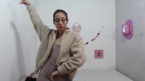Paola online show from February 12, 6:09 pm