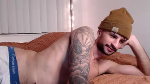 Snapshot of papijakey chatting on January 4, 3:18 am -- New Videos Down Below online show from January 4, 3:18 am
