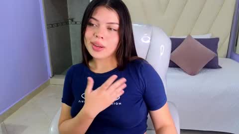 Snapshot of paradise_doll_s chatting on February 26, 8:28 am Amy and my doll online show from February 26, 8:28 am