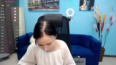 Snapshot of paradox_666_ chatting on December 15, 1:22 pm Louise online show from December 15, 1:22 pm
