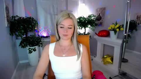 Snapshot of passionate_babe chatting on February 3, 7:29 am I have returned from vacation and I am glad to share my energy and emotions with you online show from February 3, 7:29 am