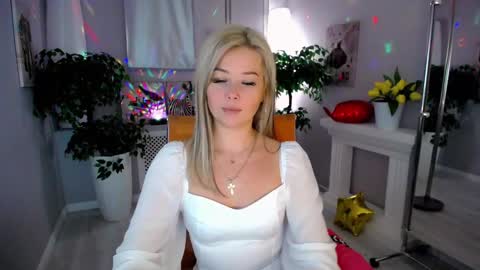 Snapshot of passionate_babe chatting on February 4, 6:46 am I have returned from vacation and I am glad to share my energy and emotions with you online show from February 4, 6:46 am