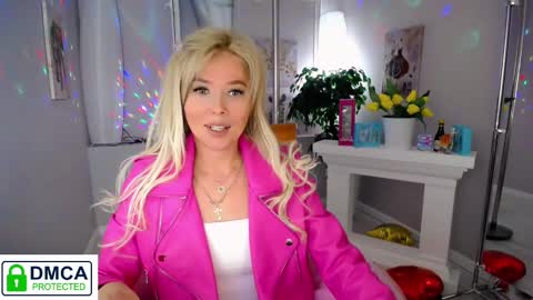 Snapshot of passionate_babe chatting on March 7, 6:35 am I have returned from vacation and I am glad to share my energy and emotions with you online show from March 7, 6:35 am