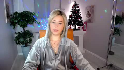 Snapshot of passionate_babe chatting on January 18, 5:20 am I have returned from vacation and I am glad to share my energy and emotions with you online show from January 18, 5:20 am