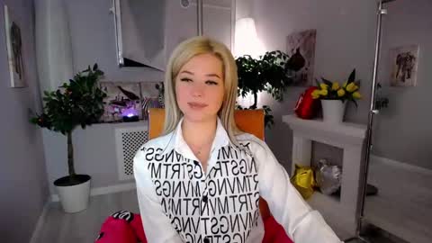 Snapshot of passionate_babe chatting on January 24, 3:22 am I have returned from vacation and I am glad to share my energy and emotions with you online show from January 24, 3:22 am