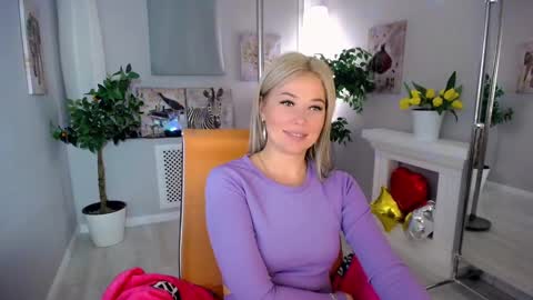 Snapshot of passionate_babe chatting on January 22, 8:40 am I have returned from vacation and I am glad to share my energy and emotions with you online show from January 22, 8:40 am