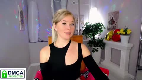 Snapshot of passionate_babe chatting on March 6, 3:35 am I have returned from vacation and I am glad to share my energy and emotions with you online show from March 6, 3:35 am