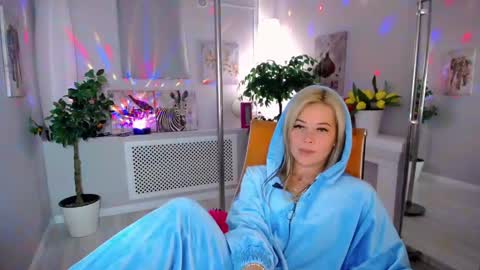 Snapshot of passionate_babe chatting on January 30, 12:37 pm I have returned from vacation and I am glad to share my energy and emotions with you online show from January 30, 12:37 pm