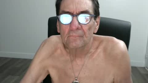 Snapshot of pastelito76 chatting on September 19, 3:21 am Bob online show from September 19, 3:21 am