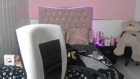 Snapshot of patty_squirt87 chatting on February 21, 9:13 am patty squirt87 online show from February 21, 9:13 am