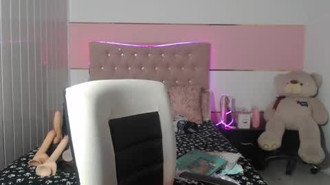 Snapshot of patty_squirt87 chatting on February 20, 2:51 am patty squirt87 online show from February 20, 2:51 am