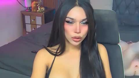 Snapshot of pau_kink95 chatting on March 5, 10:33 am Paula online show from March 5, 10:33 am