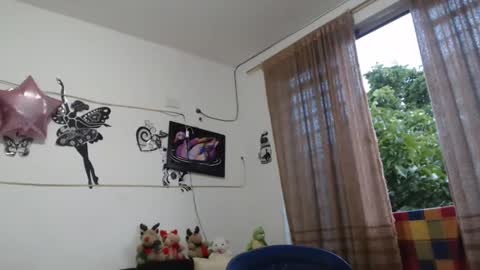 Snapshot of paulet_ chatting on January 6, 10:58 pm paulet latiin online show from January 6, 10:58 pm