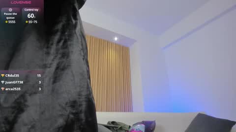 Snapshot of paulina_sweett chatting on February 26, 3:32 pm Paulina online show from February 26, 3:32 pm