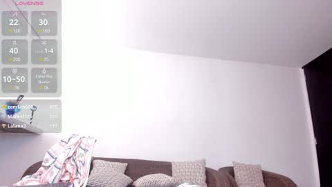 Snapshot of paulina_sweett chatting on February 24, 6:26 pm Paulina online show from February 24, 6:26 pm