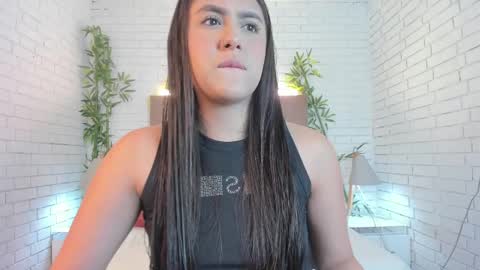 Snapshot of paulina_sweett chatting on February 12, 12:22 pm Paulina online show from February 12, 12:22 pm