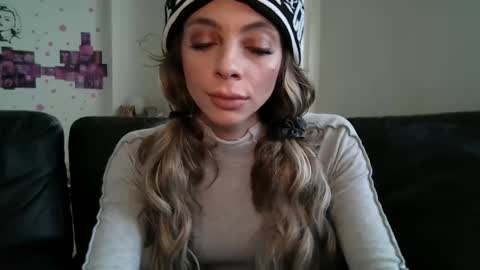 Snapshot of paybarbi chatting on September 16, 4:54 pm paybarbi online show from September 16, 4:54 pm
