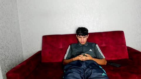 Snapshot of pelusos_mens chatting on February 4, 3:11 am CAIN-19 ALLEN-18 RONALD-18 AUSTIN-18 MOD DANTE online show from February 4, 3:11 am