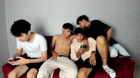Snapshot of pelusos_mens chatting on January 15, 8:16 pm CAIN-19 ALLEN-18 RONALD-18 AUSTIN-18 MOD DANTE online show from January 15, 8:16 pm