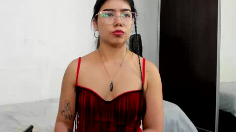 Snapshot of peque_blue chatting on September 21, 12:14 am Elizabeth online show from September 21, 12:14 am