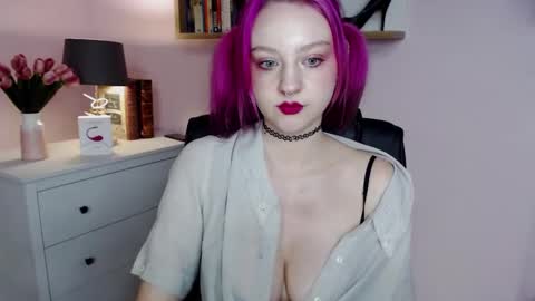 Madeline online show from January 12, 6:05 pm
