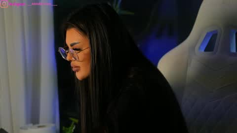 Dee online show from December 27, 9:28 am