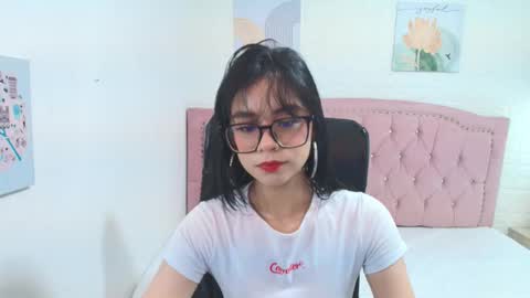 Perla online show from September 10, 1:34 pm